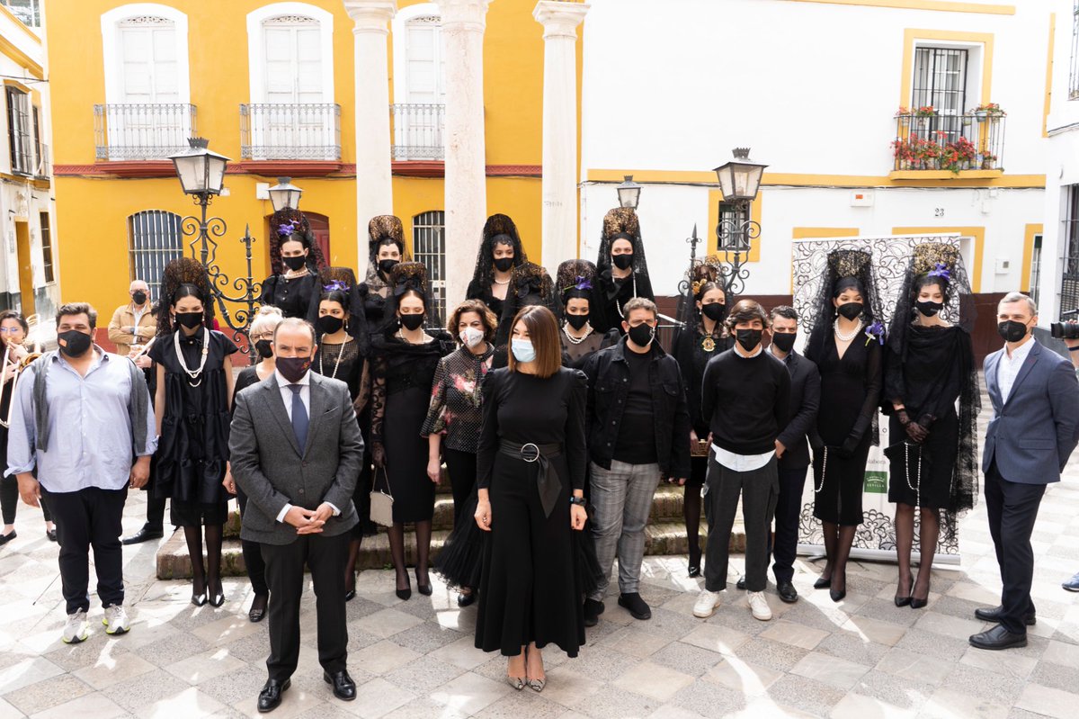 ▪️ “La Mantilla, Sevilla del dolor a la alegría”

▪️Performance de moda “Sí Mantilla”.