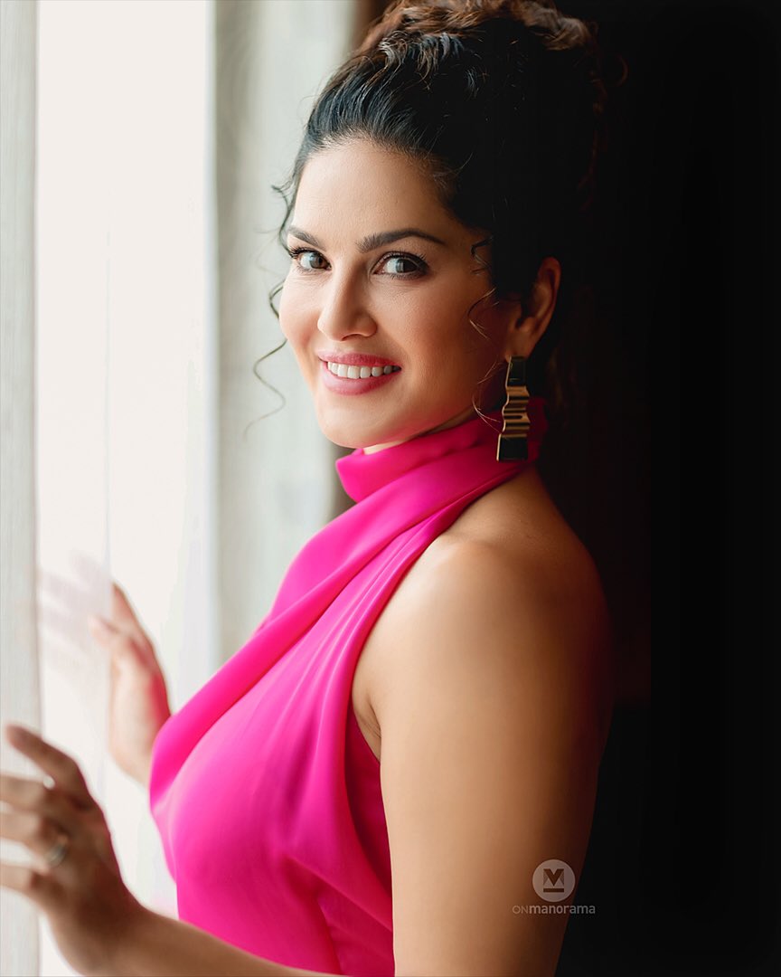 syam__babu's tweet photo. @SunnyLeone #syambabu #SB #photoshoot #manorama https://t.co/noZLcaqs22