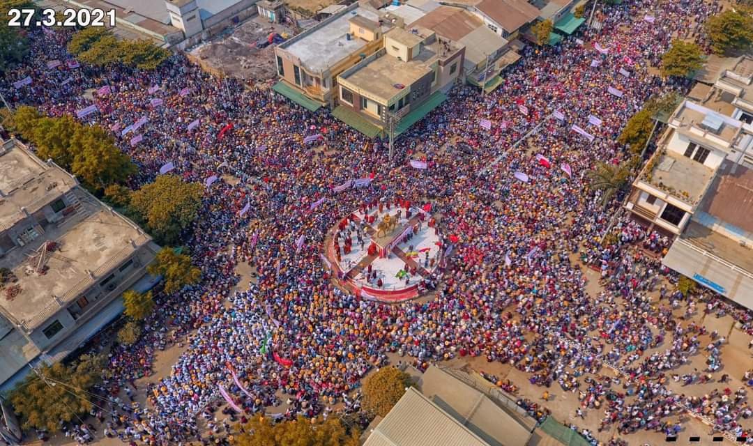 AyeChannMinn's tweet photo. Hundreds of thousands of people protested in Tangse, Sagaing Division.
ANTIFASCIST REVOLUTION
#MilkTeaAlliance
#AntiFascistRevolution2021
#Mar27Coup
#WhatsHappeningInMyanmar https://t.co/NvO5ZD6KlE