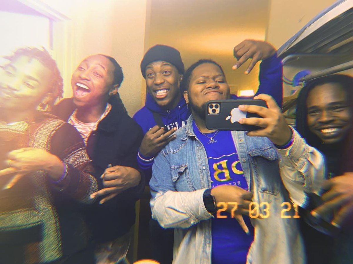 B_Adoniss's tweet photo. πππ.... I had just talked to you this morning! We was JUST talking about graduation stoles and me seeing you tomorrowπ.... I love you LB and I wish you didnβt have to leave so soon....ππ Rest In Lambda Loveππ #LLMeechie https://t.co/cqdOrVl306