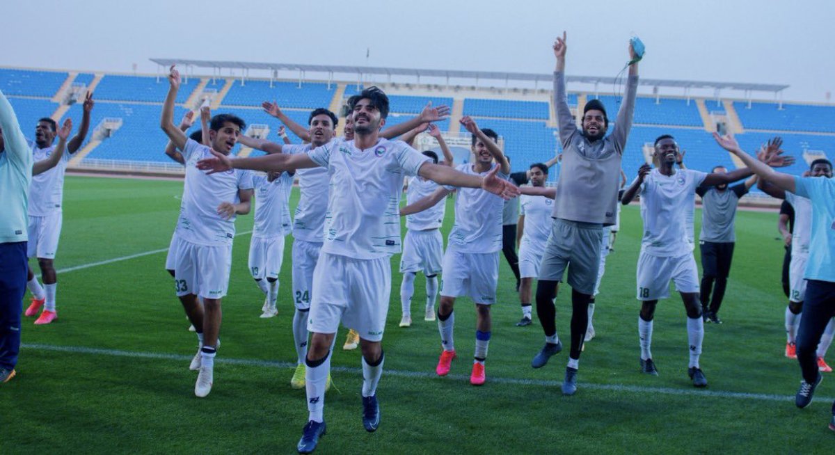 ghalebalsahly's tweet photo. أصدق التهاني والتبريكات لكافة عشاق ومنسوبي نادي #الصقر بمناسبة الصعود ل #دوري_الدرجة_الثانية 
وكل الأماني بالتفوق دائما وبلوغ أعلى المنافسات .
وصدق الشاعر :
الحر الأشقر أبرق الريش صياد
 يودع ملابيد الحبارى بدادي https://t.co/DkMwARv7l5