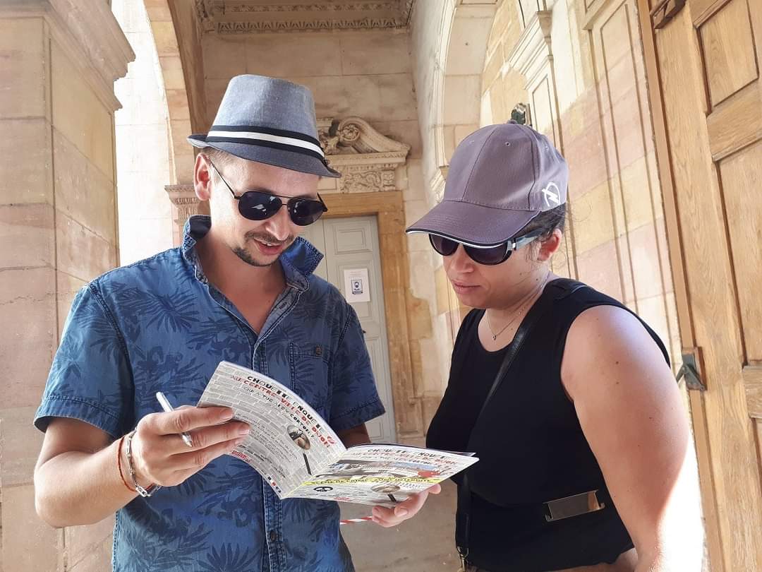 Castelli21121's tweet photo. Dans les deux cas, procurez-vous le #livre #jeu de Chouette Enquête et suivez pas à pas, en toute autonomie, les indications pour vivre, seul ou en équipe, cette #aventure ludique et originale !
En vente chez @PlaneteBDDijon , @GibertDijon , @LibrairieGrangier , @VisitDijon https://t.co/o48ZA48x7d