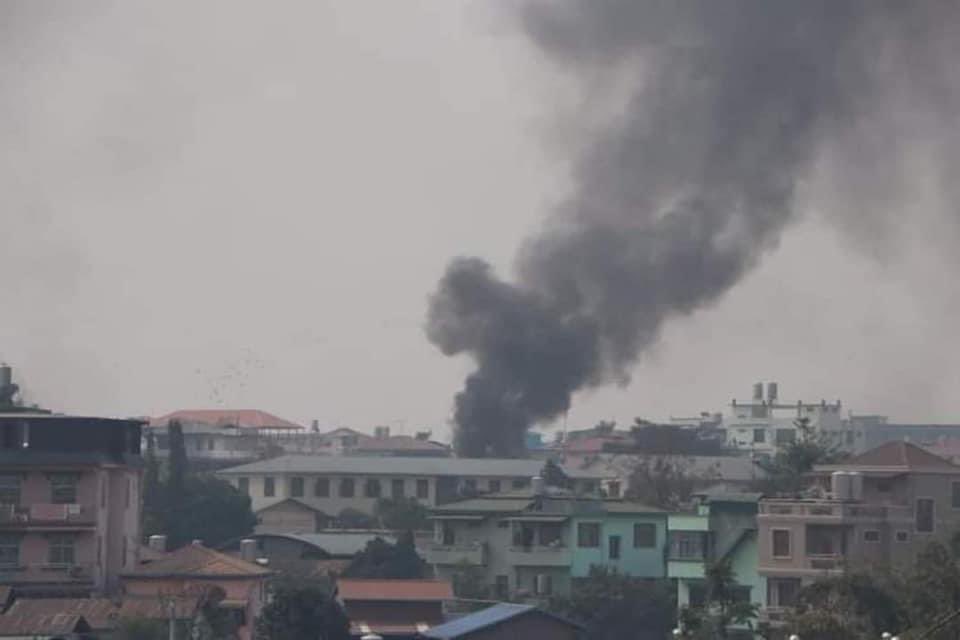 Muse, Northern Shan State:

• 1 protester was shot dead by Terrorists (#Myanmar security forces).

• at least 8 injured. 

#WhatsHappeningInMyanmar #AntiFascistRevolution2021 #Mar27Coup #MilkTeaAlliance