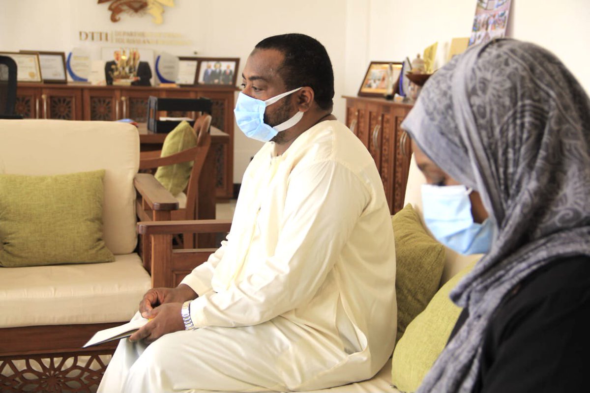 Yesterday together with my team we hosted The National Social Security Fund (NSSF) Regional Manager Coast and Northern Kenya Jackson Okachia and Branch Manager Ibtisam Swaleh who paid me a courtesy call in my office. <a href="/NSSF_ke/">NSSF_ke</a> <a href="/HassanAliJoho/">Hassan Ali Joho, EGH.</a>