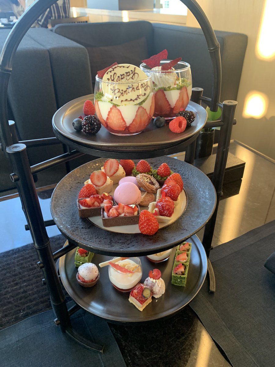 seri_edit's tweet photo. はああああ
いちご天国だった🍓🍓
ありがとアマン、
大好きだアマン。 https://t.co/djYZCIwONn