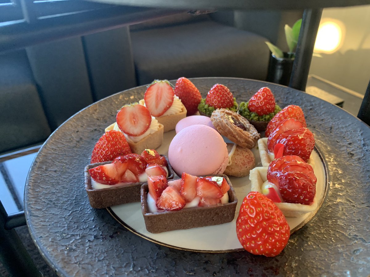 seri_edit's tweet photo. はああああ
いちご天国だった🍓🍓
ありがとアマン、
大好きだアマン。 https://t.co/djYZCIwONn