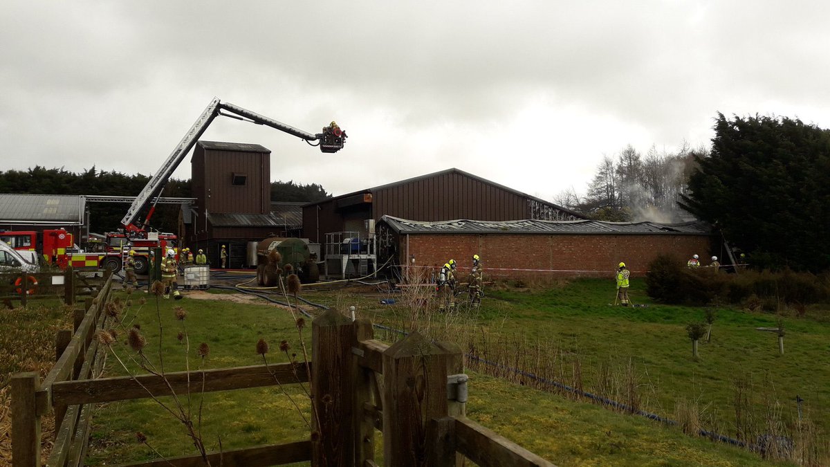 HistoryMFS's tweet photo. TURNOUT: 09:13 26/03/2021 Fire. Mobilised to support colleagues from across the county at an industrial fire near Aldbourne. https://t.co/BmiFqc0Qjk