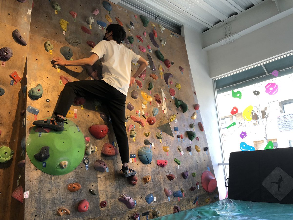 Rocko 神戸大学クライミングサークル 昨日は体験日でした 新しく3人が活動に参加してくれました もう既に才能が見える3人でした 久しぶりに活動に参加した人もおり今日も和気あいあいと活動しました 次回活動日は4 2です 興味がある方はぜひ