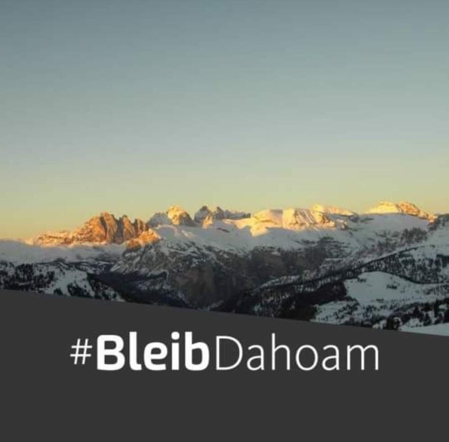 paqui080862's tweet photo. #Bleib Dahoam Verreisen 🧳 muas I net Dahoam a moi spazieren geh a loa oda Dahoam sche macha gibt voi Môglichkeiten,Sicher net einfach oba vernünftig,Oft gats oan Seelisch net so Rosig oba man muas Posetiv sei.Hoffnung net verlieren! https://t.co/HScbk0PKce