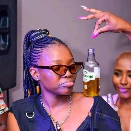 AHT_YssY's tweet photo. Let's do a Savanna Thread....
Reply with your Savanna Meme using the tag #CWithinMusicVideo https://t.co/n13rVHrrGv