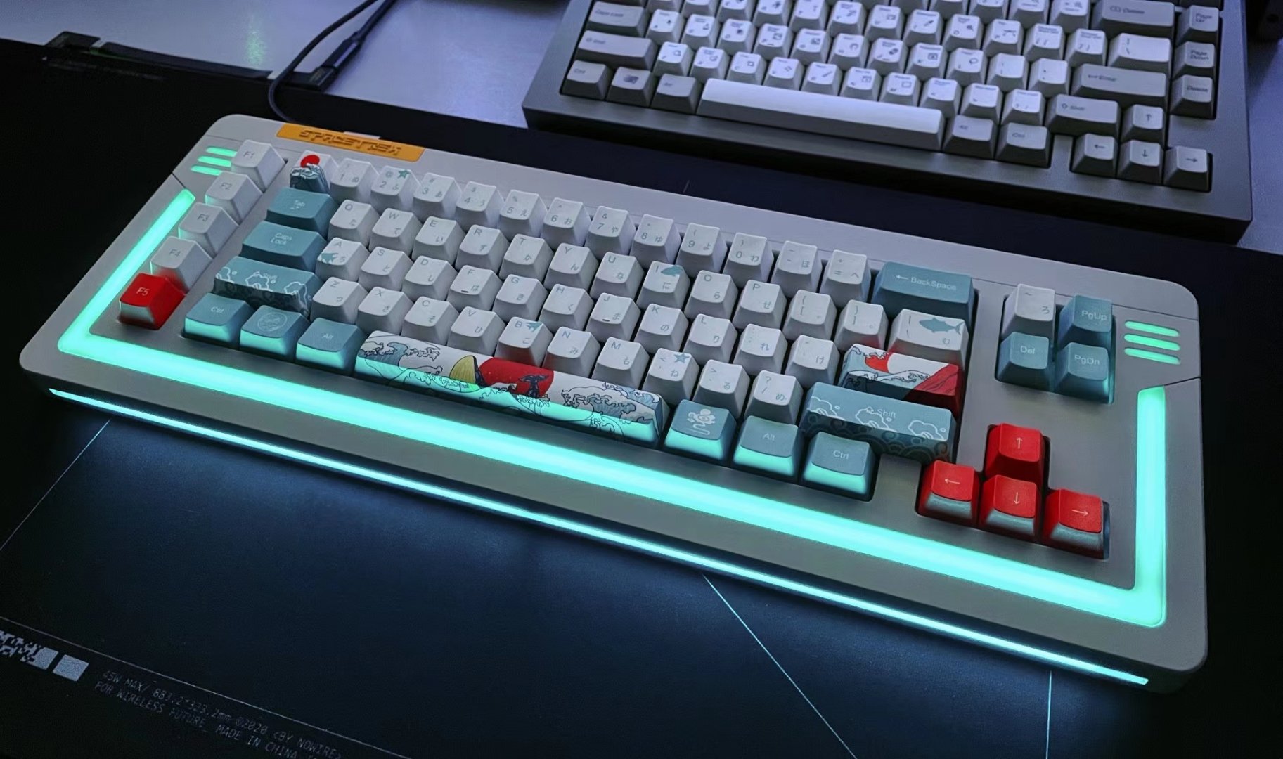 Lan 在twitter 上 G Concept Space Trek 客制化套件白黄配色 蒂芙尼金粉轴 Ink黑轴珊瑚海键帽 赛博世界留档 赛博垃圾