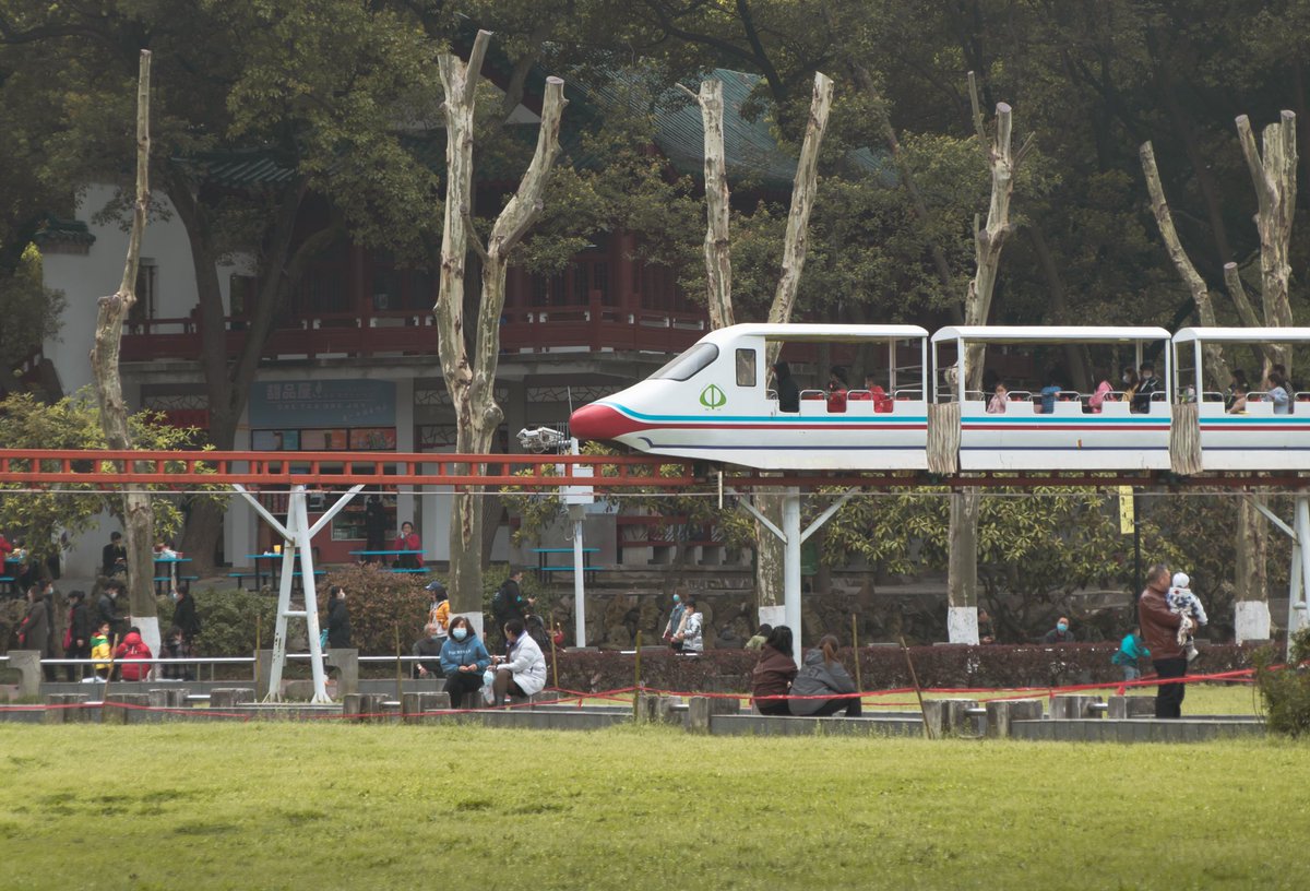 visit_wuhan's tweet photo. In the gaily childhood of the Wuhaners of which a part must be overlapped. They must all have taken the roller coaster in Zhongshan Park on a sunny spring day, or the spring days in Wuhan is uncompleted.
#hanscenery #springinwuhan #colorfulwuhan #hereiswuhan #springinparks https://t.co/KJOnbstLr5