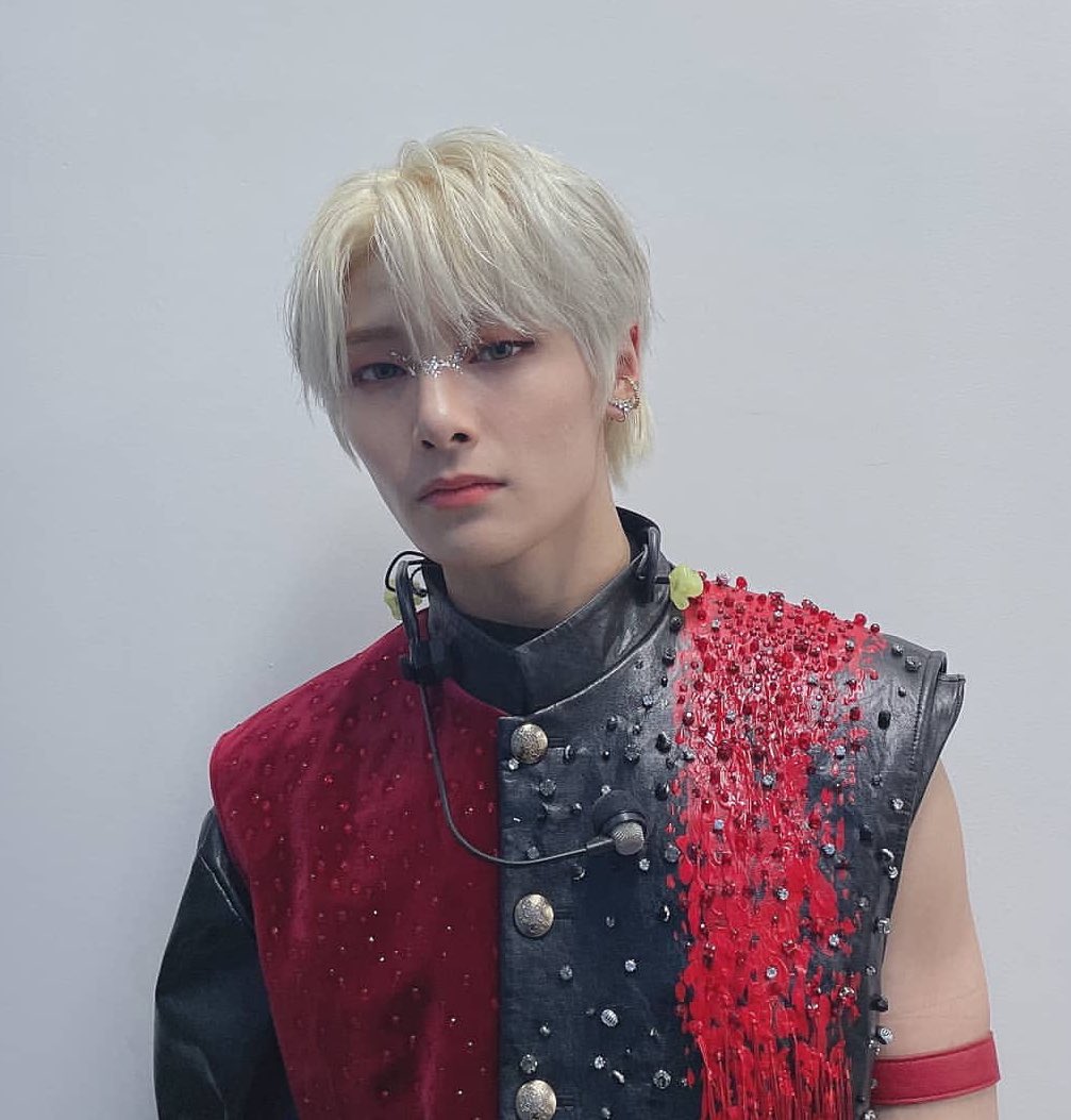 marcoworks_'s tweet photo. ⠀ ⠀
 ⠀ ⠀ 
⠀ ⠀ ⠀    pogi kahit walang mb😩
⠀ ⠀ ⠀    #PALEDESION
⠀ ⠀ ⠀    #ESCAPETHEORDINARY

 ⠀ ⠀ https://t.co/hPWD0kOIJi