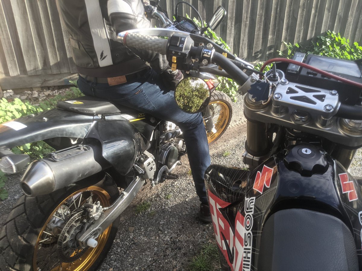 pnuts__'s tweet photo. my boy's on a bike again pog https://t.co/dBVzd5gnzs