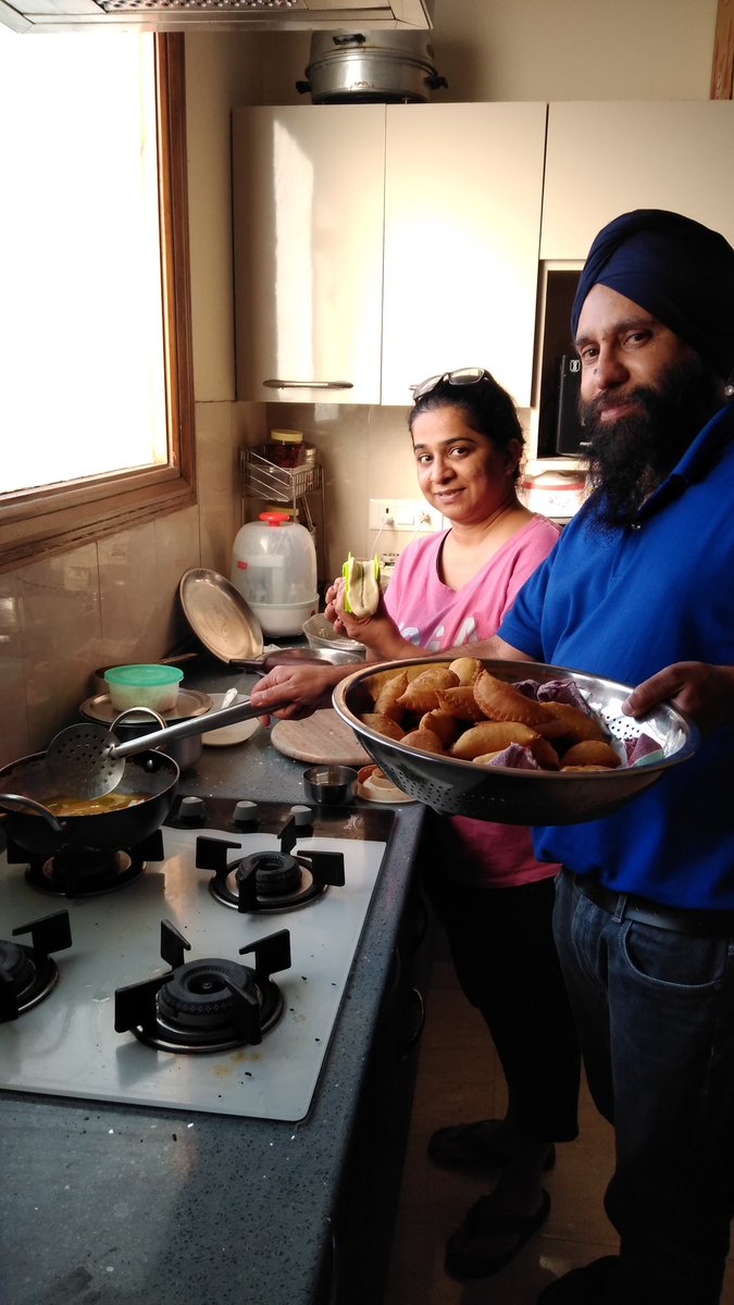 cool_bindra's tweet image. My favourite home made Gujiya.
#RamdevContest #RamdevMasala #IndianSpices #PremiumSpices #BlendedSpices