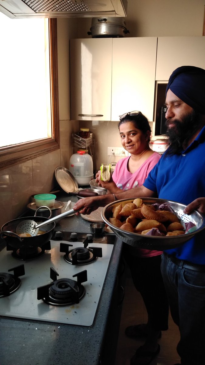cool_bindra's tweet image. My favourite home made Gujiya.
#RamdevContest #RamdevMasala #IndianSpices #PremiumSpices #BlendedSpices