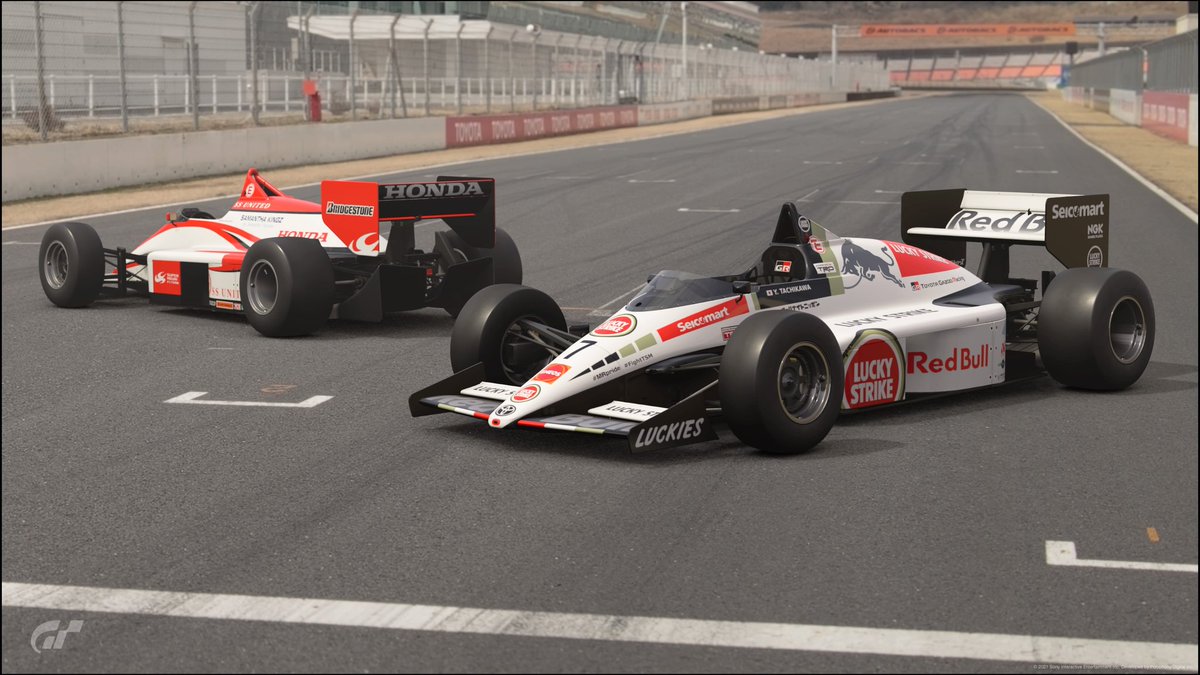 TeamSecoma's tweet photo. "Mentai Racing with Team Secoma" のドライバー2名は、#GTSF3000 最終戦に特別カラーリングで臨みます!
ハルボン選手が2007年のスーパーアグリ、飲茶選手が2006年のBARをモチーフにしたカラーリングです!
ダブルタイトル獲得を目指し全力で走ります!
#FightTSM #MRpride https://t.co/FtBIRbtOlE