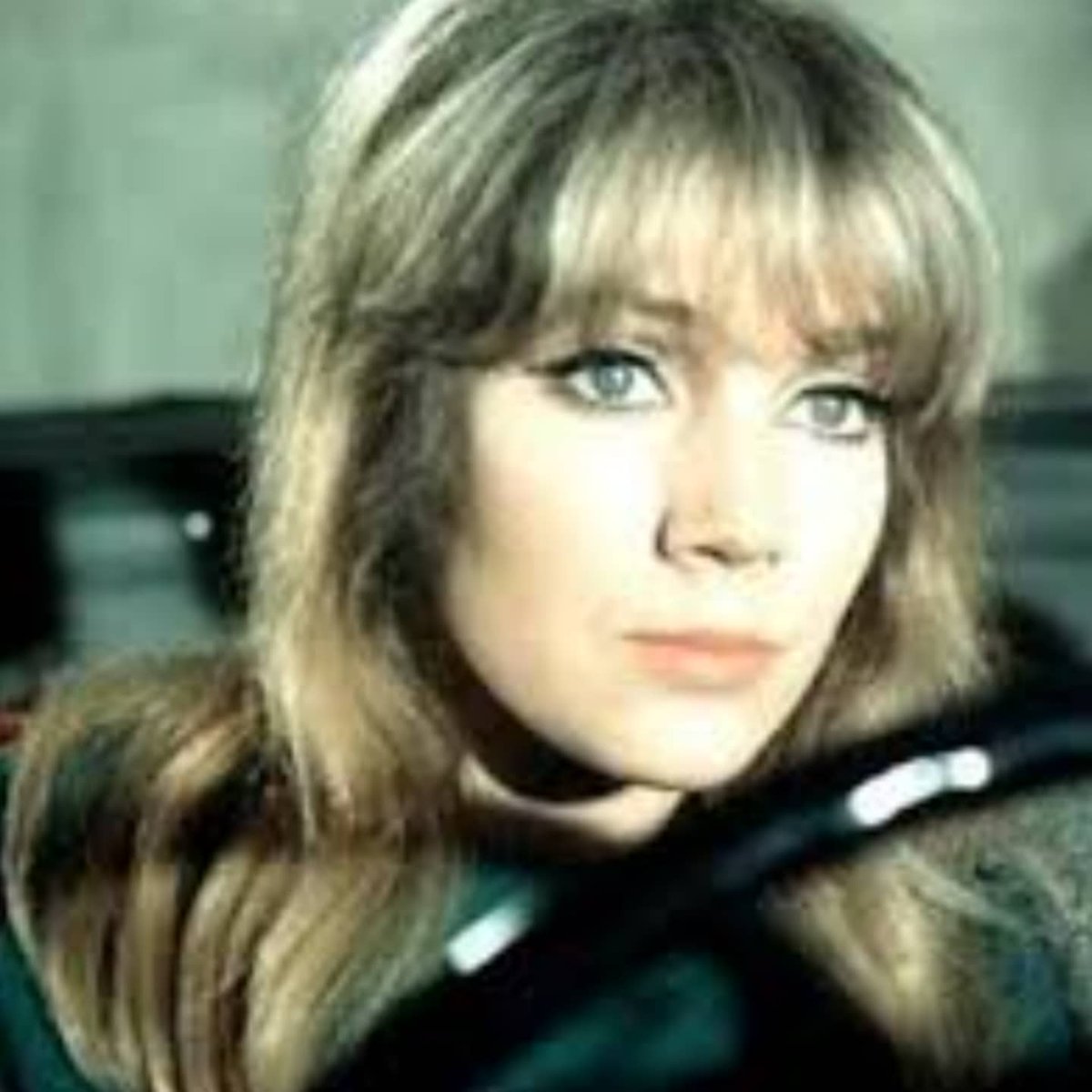 sequinedmoon's tweet photo. Tonight! 7pm Linda Marlowe @TheLindaMarlowe chats to @MistyMoonEvents #onlineevents   about her amazing career in tv, theatre &amp; film 🎬 #thesaint #hellraiser #eastenders #berkoffswomen #bigzapper #dawnofthedead https://t.co/9Xl2TeI0Yu https://t.co/KhSczYABoE