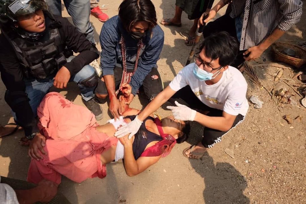 SAN58930863's tweet photo. Pakokku Township in Myanmar
4 Protesters die &amp; most of people have been detained. 
TW // Blood
#WhatsHappeningInMaynmar 
#Mar27Coup https://t.co/9kN5D6i5tx