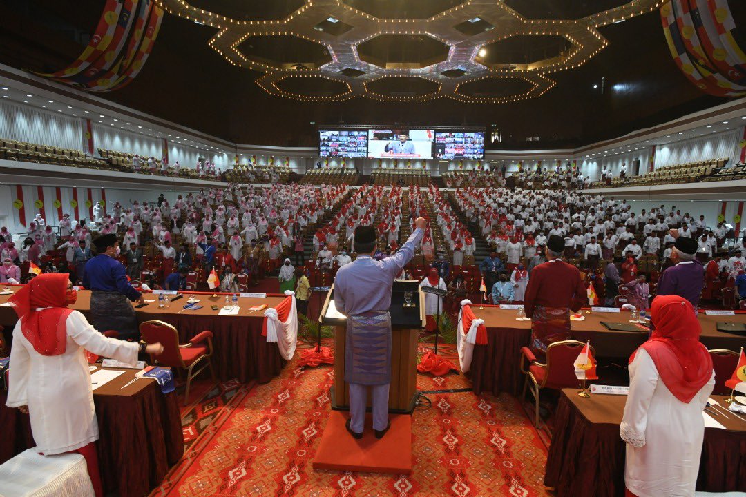 27 Mac 2021 | Dewan Merdeka 

Merasmikan Perhimpunan Agung Tahunan Pergerakan Wanita, Pemuda dan Puteri UMNO di Dewan Merdeka PWTC pagi tadi. 

#UMNOSebuahPerjuangan #PAU2020
#DemiAgamaBangsaTanahAir