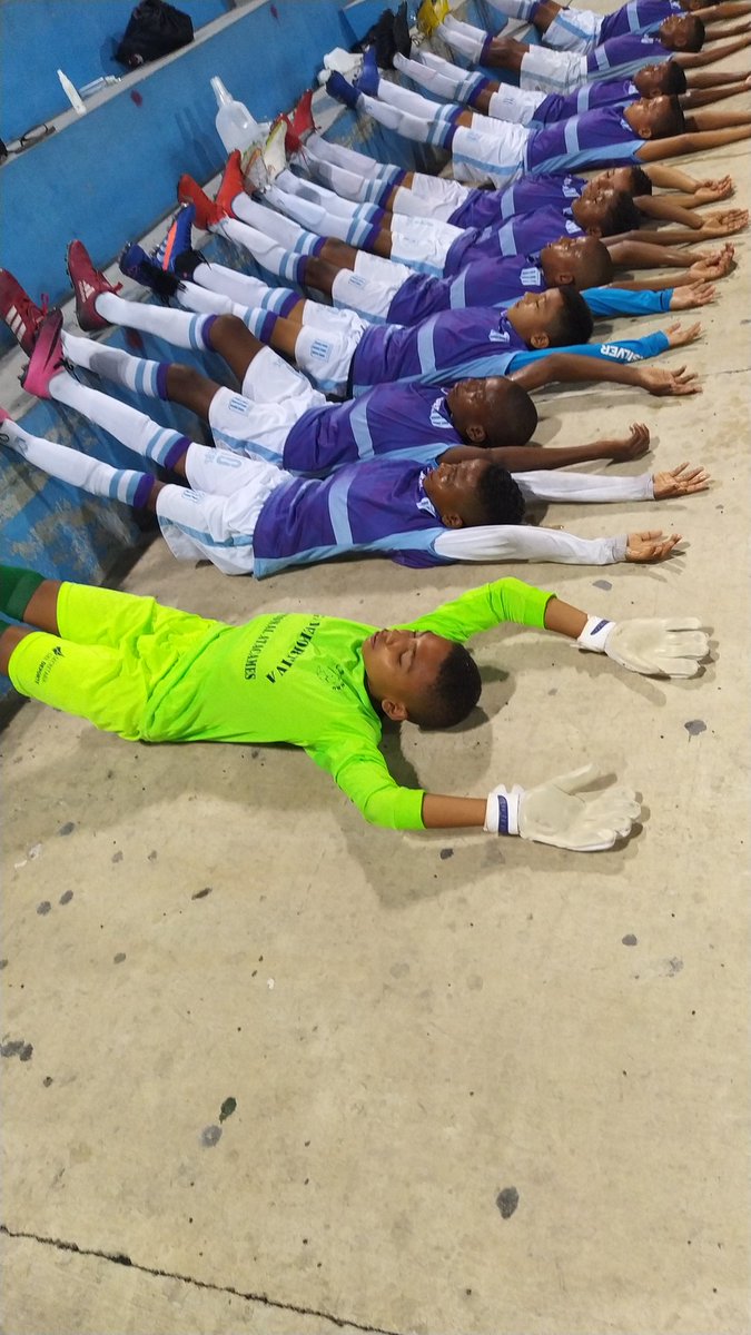 GFCguayaquil's tweet photo. Nuestra Formativas de #Atacames #GEDEONESFC con la #CAT2009 pasa a las finales del Torneo "Promesas IDV" #INVICTO
#JohanMartinez goleador con 5 tantos en su respectiva categoría.
#LaGarradelNorte con los #7millonesdevoltios ⚡⚡⚡ 
.
.
.
.
.
.
.
.
.
#futbolformativo #GuayaquilFC https://t.co/wdOdn8yhtA