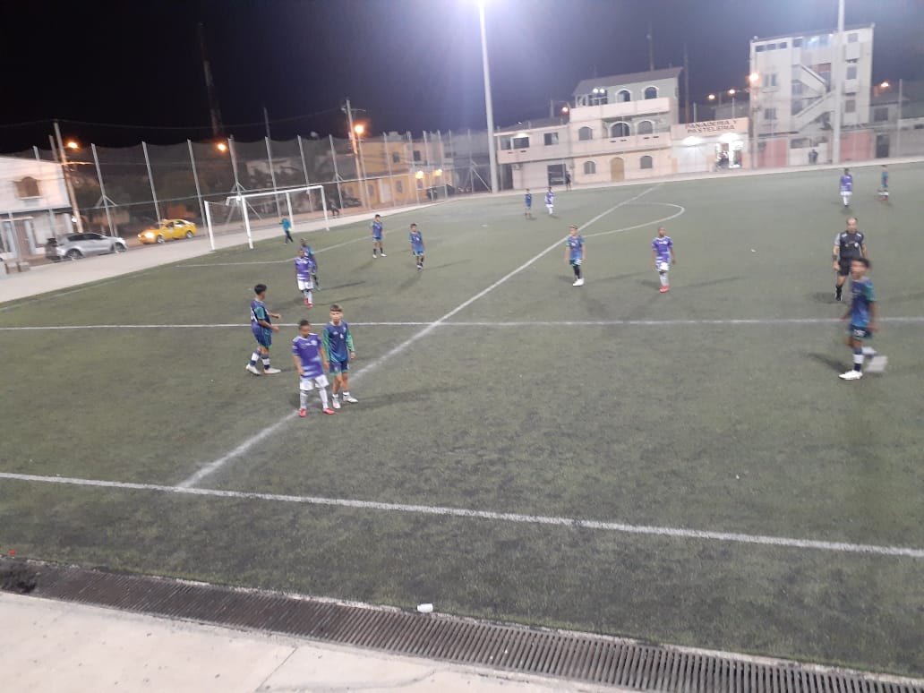GFCguayaquil's tweet photo. Nuestra Formativas de #Atacames #GEDEONESFC con la #CAT2009 pasa a las finales del Torneo "Promesas IDV" #INVICTO
#JohanMartinez goleador con 5 tantos en su respectiva categoría.
#LaGarradelNorte con los #7millonesdevoltios ⚡⚡⚡ 
.
.
.
.
.
.
.
.
.
#futbolformativo #GuayaquilFC https://t.co/wdOdn8yhtA