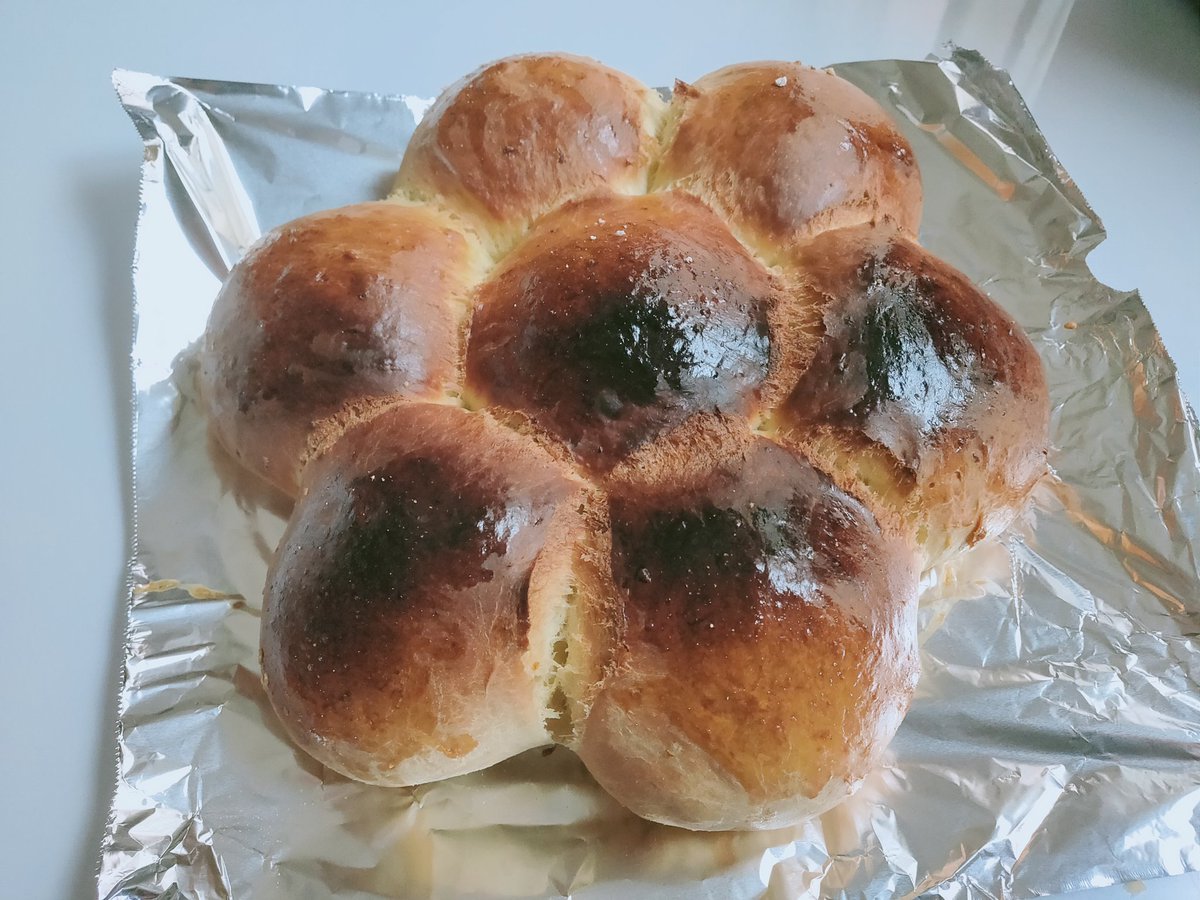3Ayaco's tweet photo. 友達が庭でとれた夏みかんをくれたのでオレンジブリオッシュを作った

↓recette

https://t.co/8CsnpHFvjD https://t.co/KWFtM4n8Ix