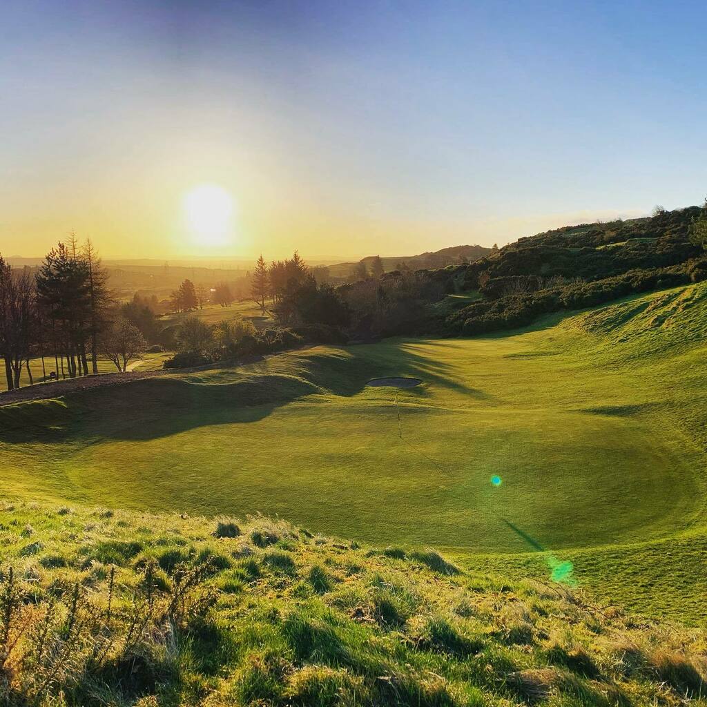 i_am_stratos's tweet photo. Good morning from Swanston Village #golf #swanston #dusk #sun @swanstongolf #edinburgh #dogwalking https://t.co/JuFfEKiWCp