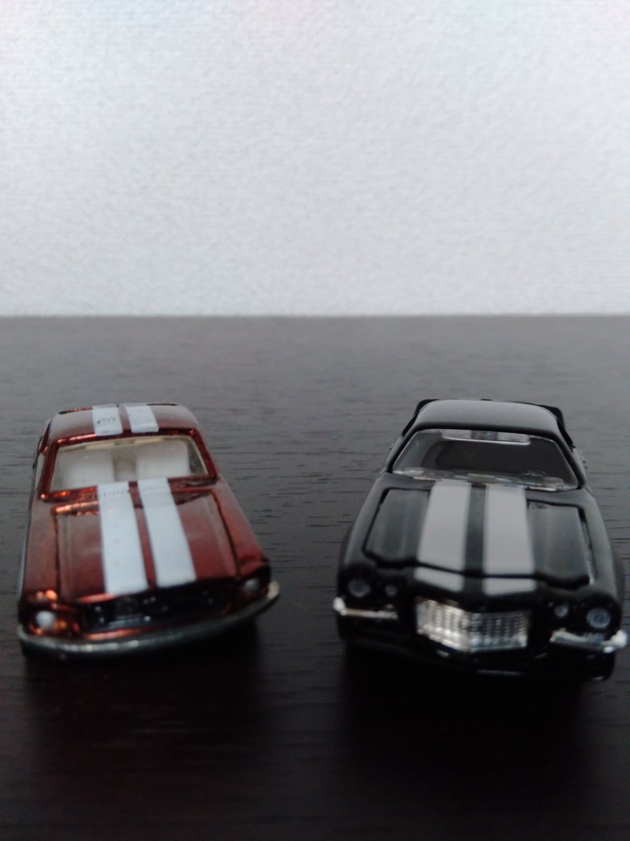 平屋時計 我が家 初のbburago 1 64 1971 Chevrolet Camaro Z 28です 先日 見かけデザインと価格に気に入り 購入しました アメ車には アメ車の良さがあると思っています ブラーゴ シボレーカマロ