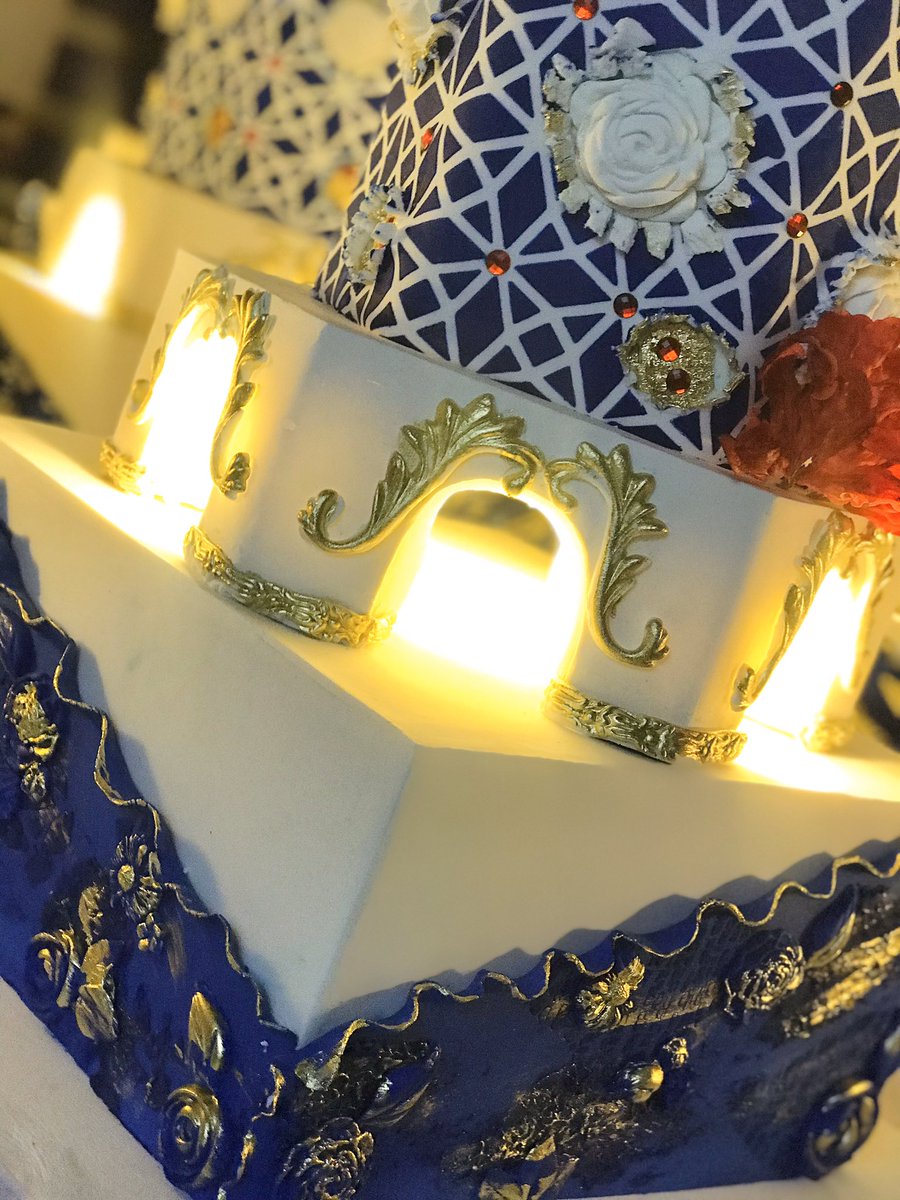 Yur_FavBaker's tweet photo. See the result of my electrical works on cakes🔥🔥🔥
.
Final project coming traaaa!!!
.
I’m glad I attended this upgrading class🙏🏼 
Y’all should help me thank @Omojuwa and his friends for the grant I got this week😫🙏🏼🙏🏼🙏🏼, It’s really going to help my journey😌
#PitchCH #baker https://t.co/8IdzDXoEg0