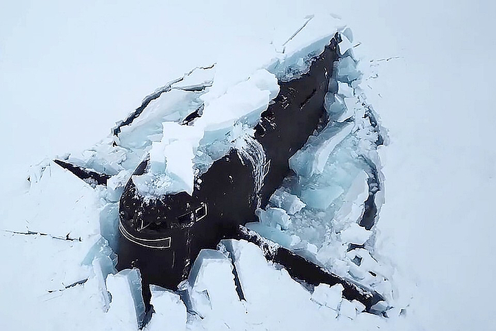 Видео учений российских атомных ракетоносцев в Арктике поразило японцев

Твитт с кадрам учений стал самым популярным на странице японского телеканала NHK kp.ru/online/news/42…