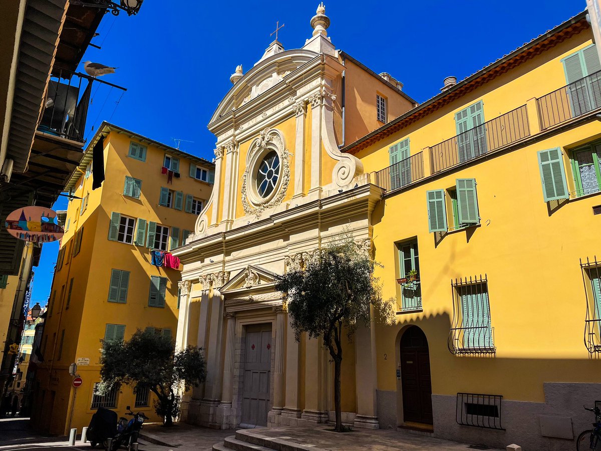 Se perdre dans le #VieuxNice... 💛
Très bon #weekend ! ✌️

#Nice06 #ILoveNice #NiceFrance #ExploreNiceCotedAzur #CotedAzur #CotedAzurFrance #NiceCotedAzur