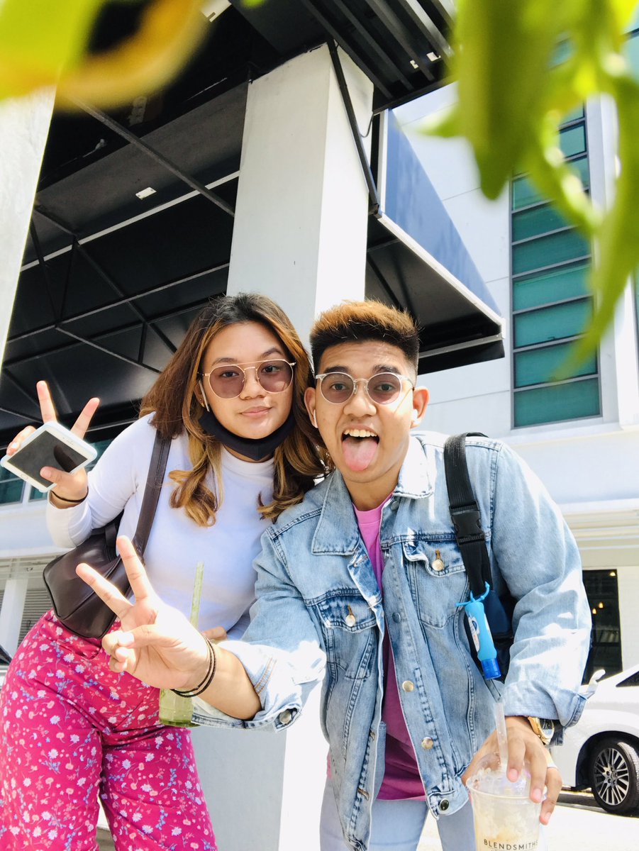 edkillsyou's tweet photo. orang cakap muka sama betul ke ek ? 😘😘 @ainaaafarhanaaa https://t.co/XyJGue3IC1