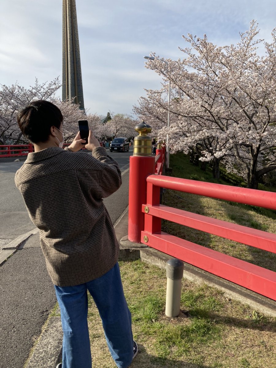 HAMPJ2016's tweet photo. お久しぶりです！
ほくせつ探検大学です！

本日は感染症対策をばっちりにして桜を撮りに行ってきました！

今後は少しずつ活動メンバーの取材の裏側などを更新していこうと思います！！

＃追手門学院大学 https://t.co/jDnwbPQ8hA