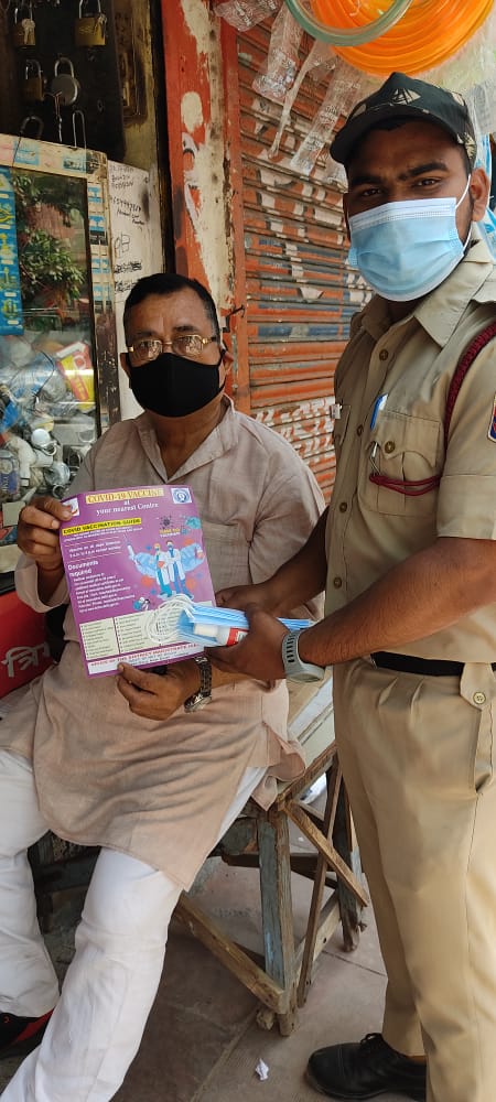 DMCentralDelhi's tweet photo. #Awareness regarding #COVID19 #appropriate_behaviour and #Vaccination in different areas of #Karolbag #sub-division of #Central_district.
#FightAgainstCovid19 #united2fightcorona #delhifightscorona
@ArvindKejriwal
@MoHFW_INDIA
@MIB_India
@PIB_India
@SatyendarJain
@PMOIndia https://t.co/qsif79SiJj
