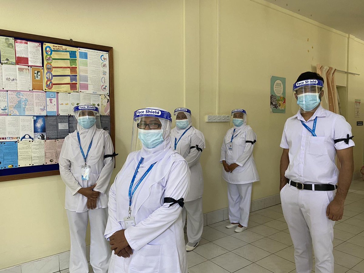 NashfaIbrahim11's tweet photo. #work2gether #beatCovid @mna_nurses @KerafaNaseem @HPA_MV @mma_mv @sunbrk @DhiyaresNews @VaguthuOnline @raajjemv @psmnewsmv https://t.co/8Me51kdNUe