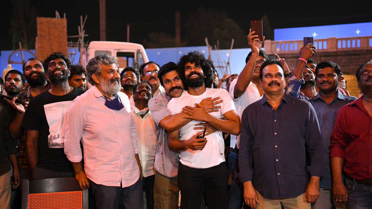 RRRMovie's tweet photo. Had a blast celebrating our RAMA RAJU’s birthday on the sets last night...:) 

Wishing you a BLOCKBUSTERRR YEAR ahead. @alwaysramcharan 🔥❤️  #HBDRamCharan #AlluriSitaRamaRaju https://t.co/2xX4zp9fjo