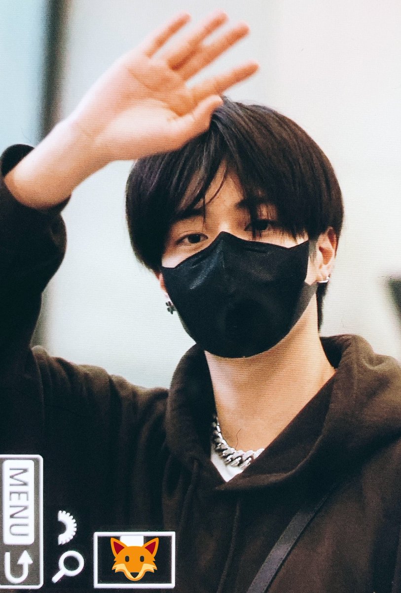dailyharuto_'s tweet photo. look at the visuals https://t.co/tKNsup67n7