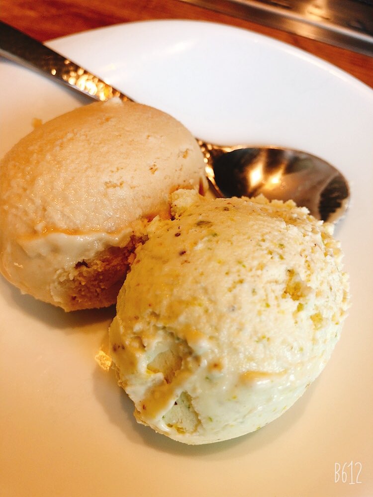 aipnda2015's tweet photo. なんだか色々考えられてて楽しい食べ放題のお店。プレミアムカルビ。でもさ、やっぱりそんなに食べれなかった…く、くやしい。 https://t.co/He0IAFSFwS