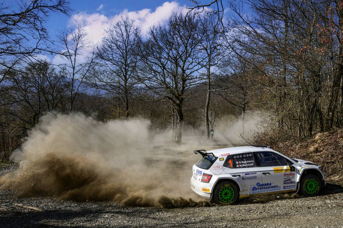 MSMunaretto's tweet photo. 🇮🇹 MARCHIORO A CACCIA DEL BIS SULLA TERRA⠀
🇬🇧 MARCHIORO HUNTING THE BIS ON GRAVEL⠀
➡️ https://t.co/04aC7LQwMw
@RacedayRally 
📸 Fabrizio Buraglio
#MSMunaretto #Rally #PiùNote #Motul #Motulitalia #PoweredByMotul #EmpowerYourRide https://t.co/94bdyvN8w0