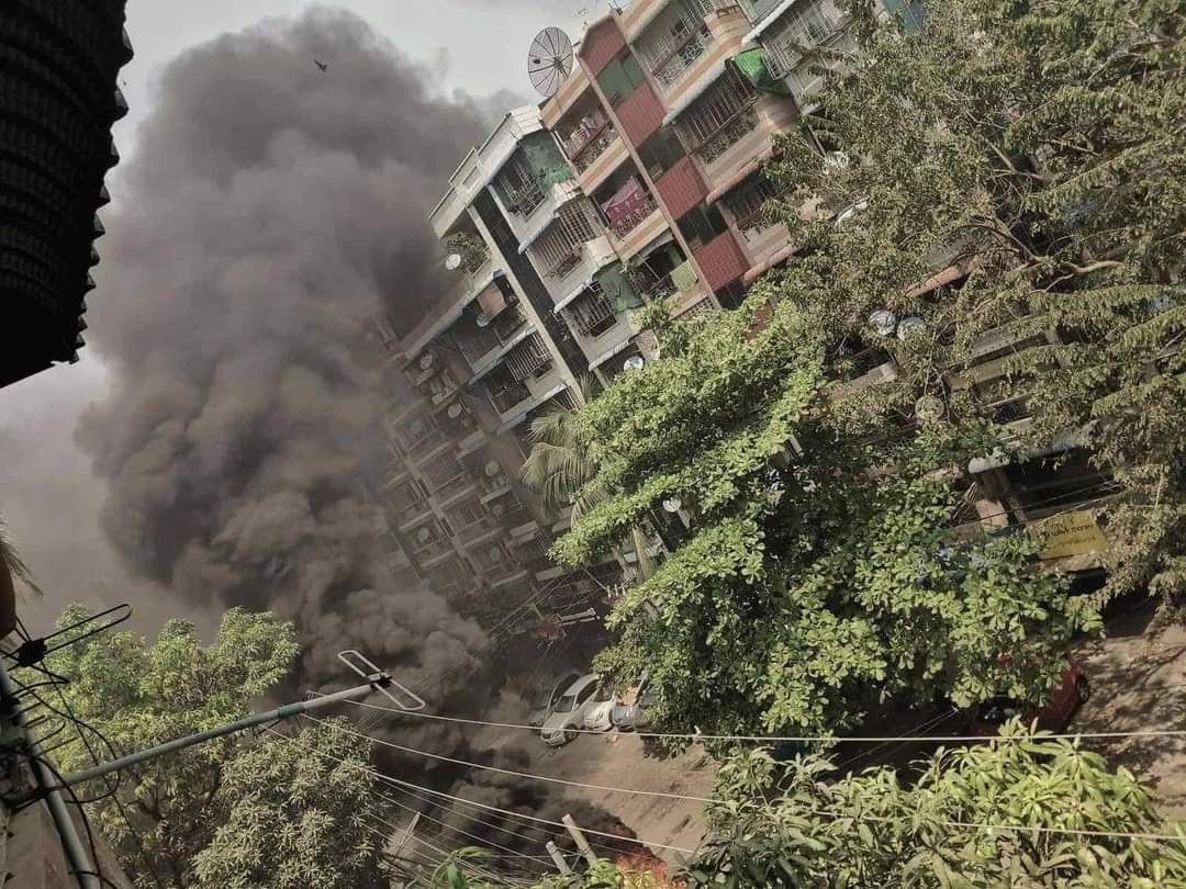 Tamwe, Yangon: This is how one neighborhood in KyaukMyaung look like today. It’s like a war zone covered in smoke but everyone knows that only one side is armed and committing crimes against innocent civilians. #WhatsHappeningInMyanmar #Mar27Coup