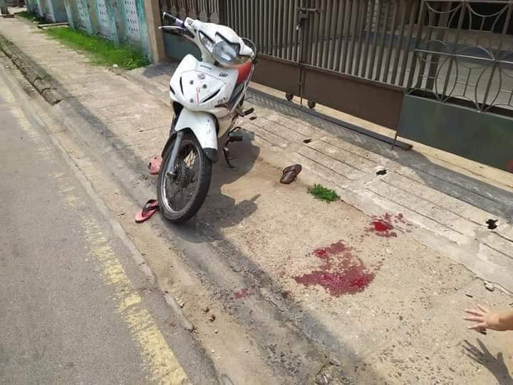 nansumonaung's tweet photo. The one who got shot dead was just 16yrs old. His name was KyawMinLatt. Source- Khitthit Media
@aapp_burma @SAdamsR2P @antonioguterres @POTUS @SecBlinken 
#WhatsHappeningInMyanmar 
#Mar27Coup
#BurmasCauseIsGlobal https://t.co/ZE2AFRcyQW