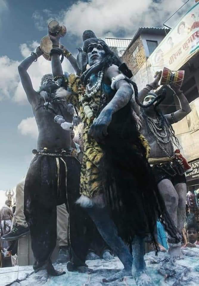 nikhilsahulko's tweet photo. आज काशी में श्मशान की राख वाली होली

मशान की होली मणिकर्णिका घाट बनारस 
#हर_हर_महादेव ❤️ https://t.co/JoNS1QJd4k