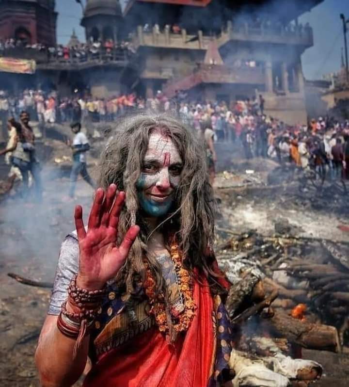 nikhilsahulko's tweet photo. आज काशी में श्मशान की राख वाली होली

मशान की होली मणिकर्णिका घाट बनारस 
#हर_हर_महादेव ❤️ https://t.co/JoNS1QJd4k