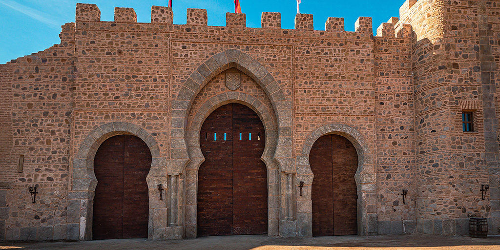 PuyduFou_espana's tweet photo. Hoy es el gran día, Puy du Fou España abre sus puertas. Comienza el viaje a través del tiempo. #PuyduFouEspaña2021 https://t.co/hx9ZajVUL3