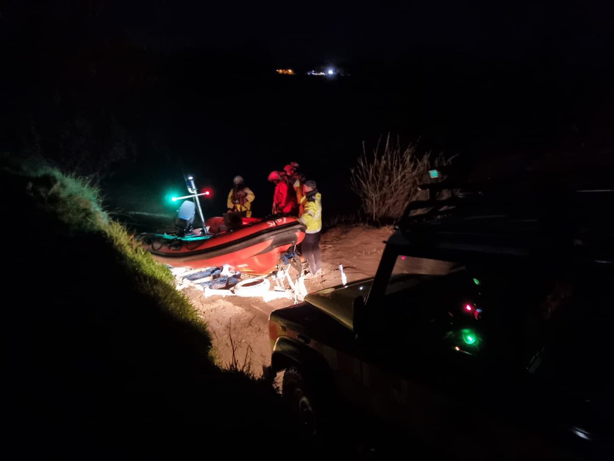 #CALLOUT Sharpness crew tasked at 2254hrs to assist <a href="/Glosfire/">Gloucestershire Fire and Rescue Service</a> with the search for a person believed to be in the water in the vicinity of Over bridge. Thankfully they managed to climb out to the safety of dry land. All crew stood down at 2340hrs.