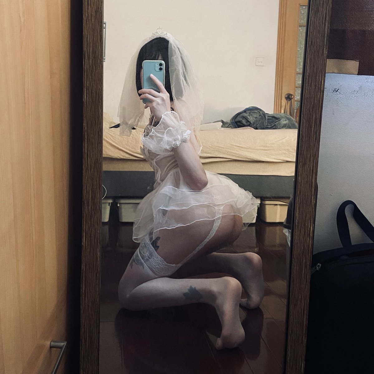 “好羡慕以后和你结婚的女孩子 如果可以的话 我想去摸摸她的礼服 然后告诉她这是我做了一辈子的梦”

#男娘 #伪娘