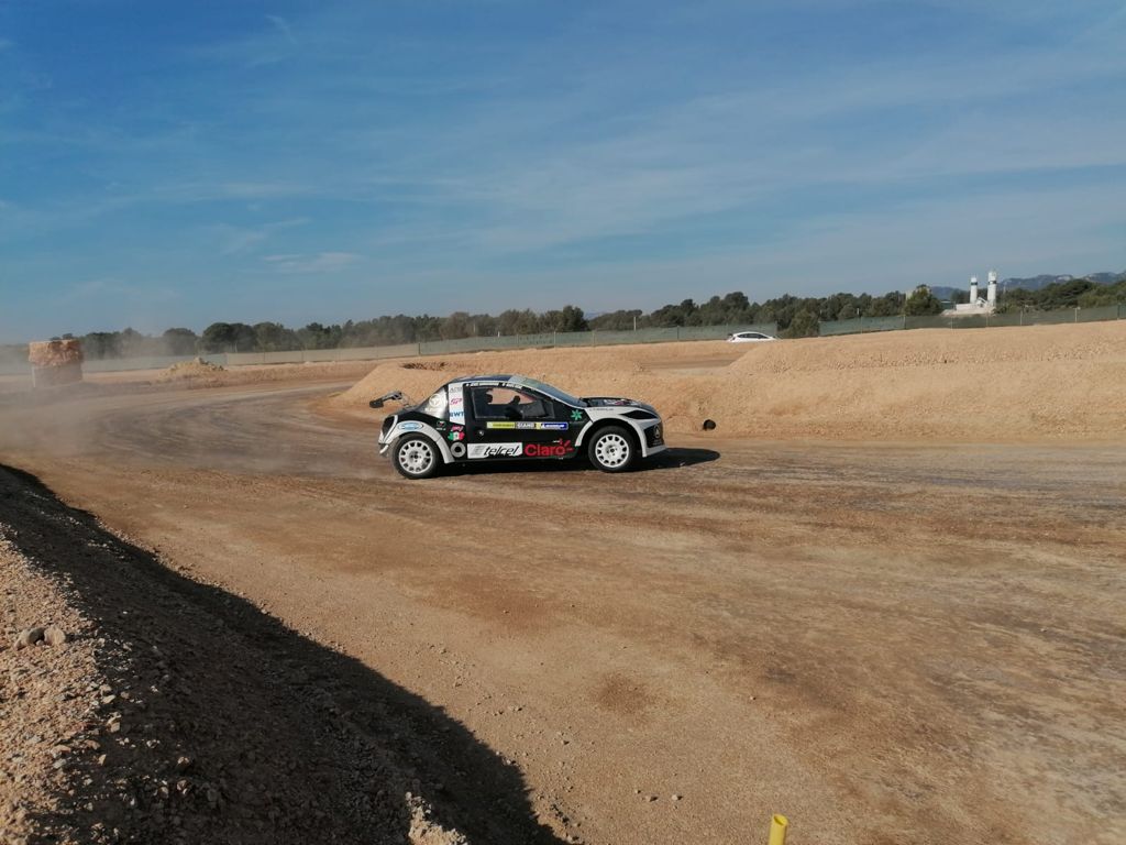 RxVline's tweet photo. It's test time!! 🚗
🔝@pcrsport y @RMCMotorsport se lanzaron al nuevo trazado RX del @CircuitCalafat, para probar y rodar los #GIAND y un #Turismo #4RM del nuevo #RXCAT 🆒👌
Que poco queda para verlos en acción ⏱️ https://t.co/y2YEcJLq7M