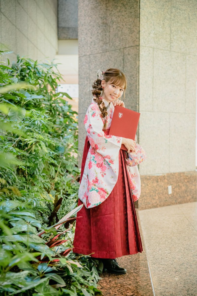 yukkaphotomo's tweet photo. 2種類の袴を着ました🌸

もうすぐ社会人！
どんな日々が待ってるのかな〜！！ https://t.co/C6EaKHdVT1