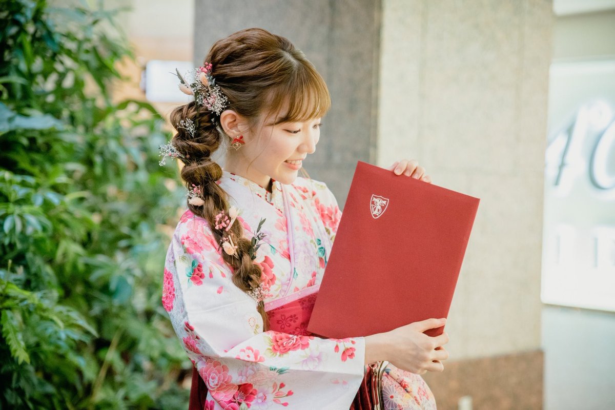 yukkaphotomo's tweet photo. 2種類の袴を着ました🌸

もうすぐ社会人！
どんな日々が待ってるのかな〜！！ https://t.co/C6EaKHdVT1